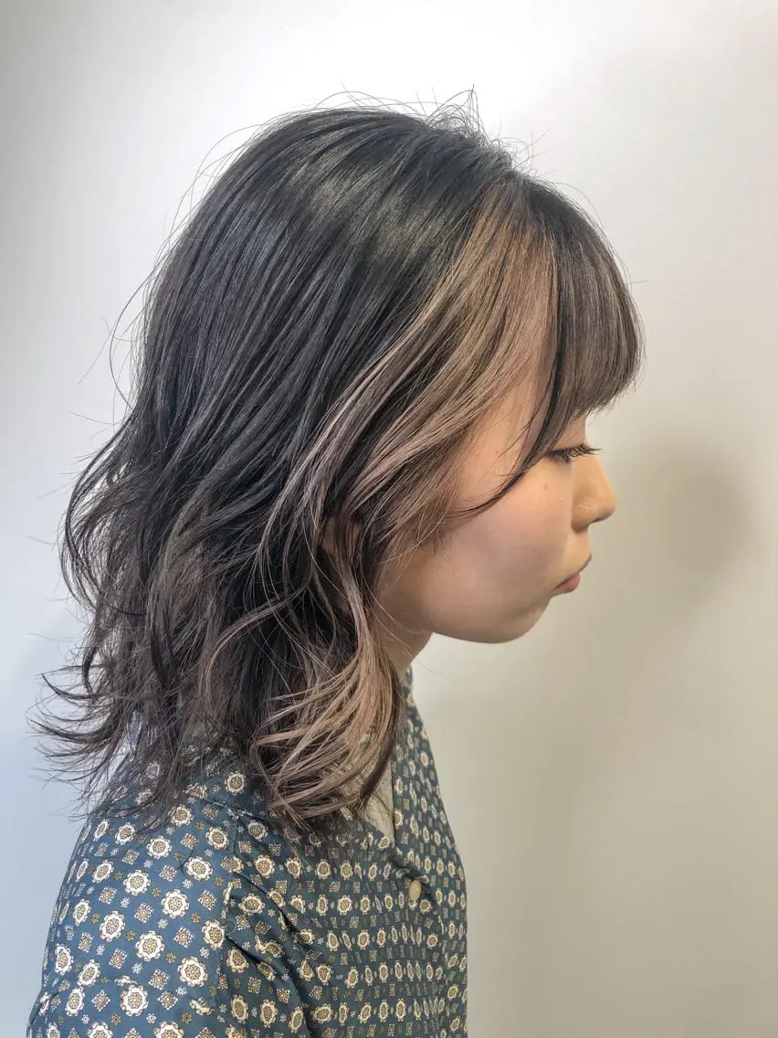 セミロング カット ヘアカラー 佐藤 結花のヘアスタイル