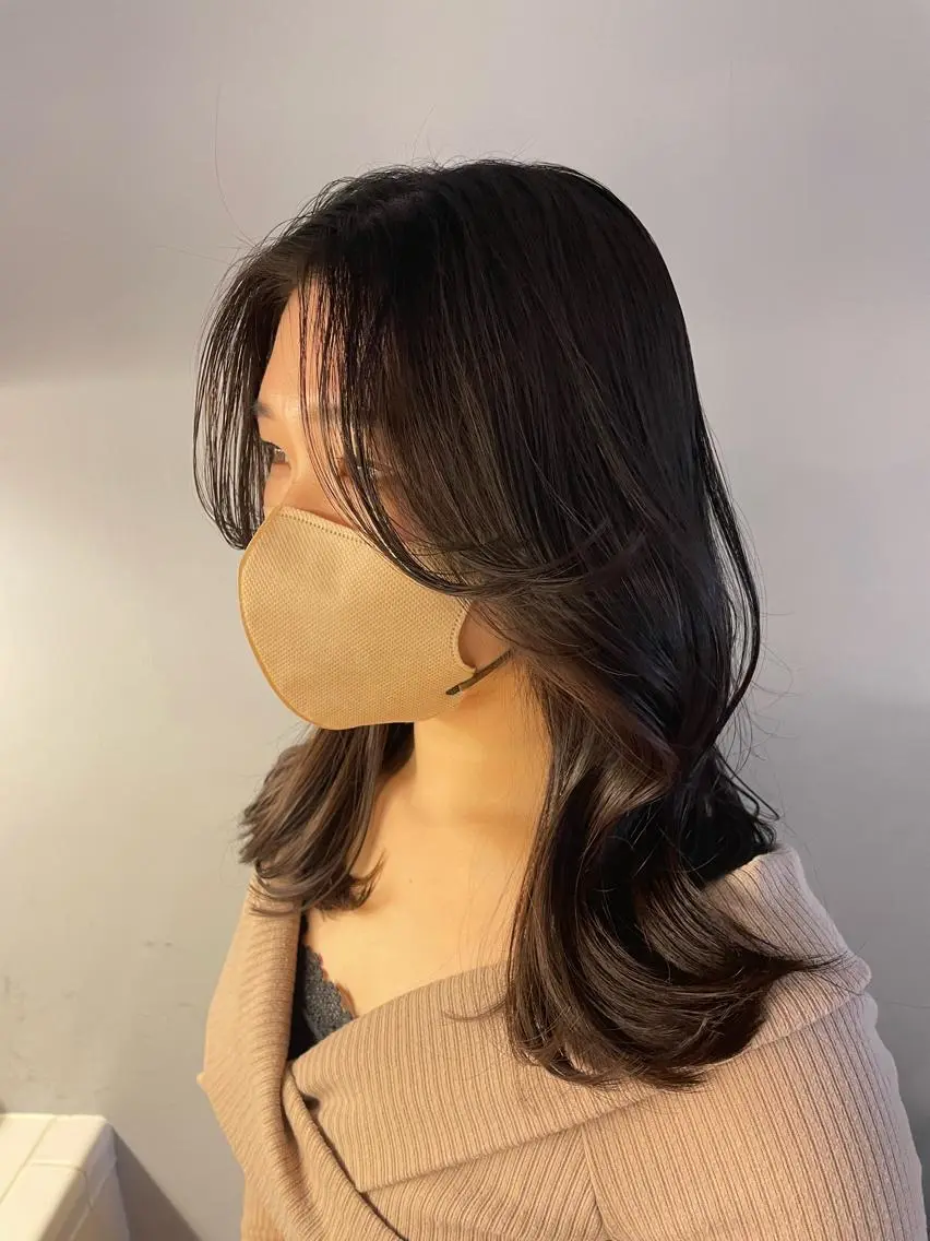 ミディアム 松田 アカリのヘアスタイル