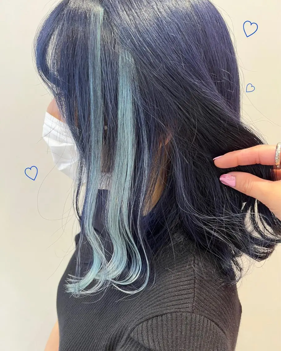 ミディアム カラー シールエクステ ネイビーカラー エクステ 新宿駅近♡個室 ♡関口三都季🌜のヘアスタイル