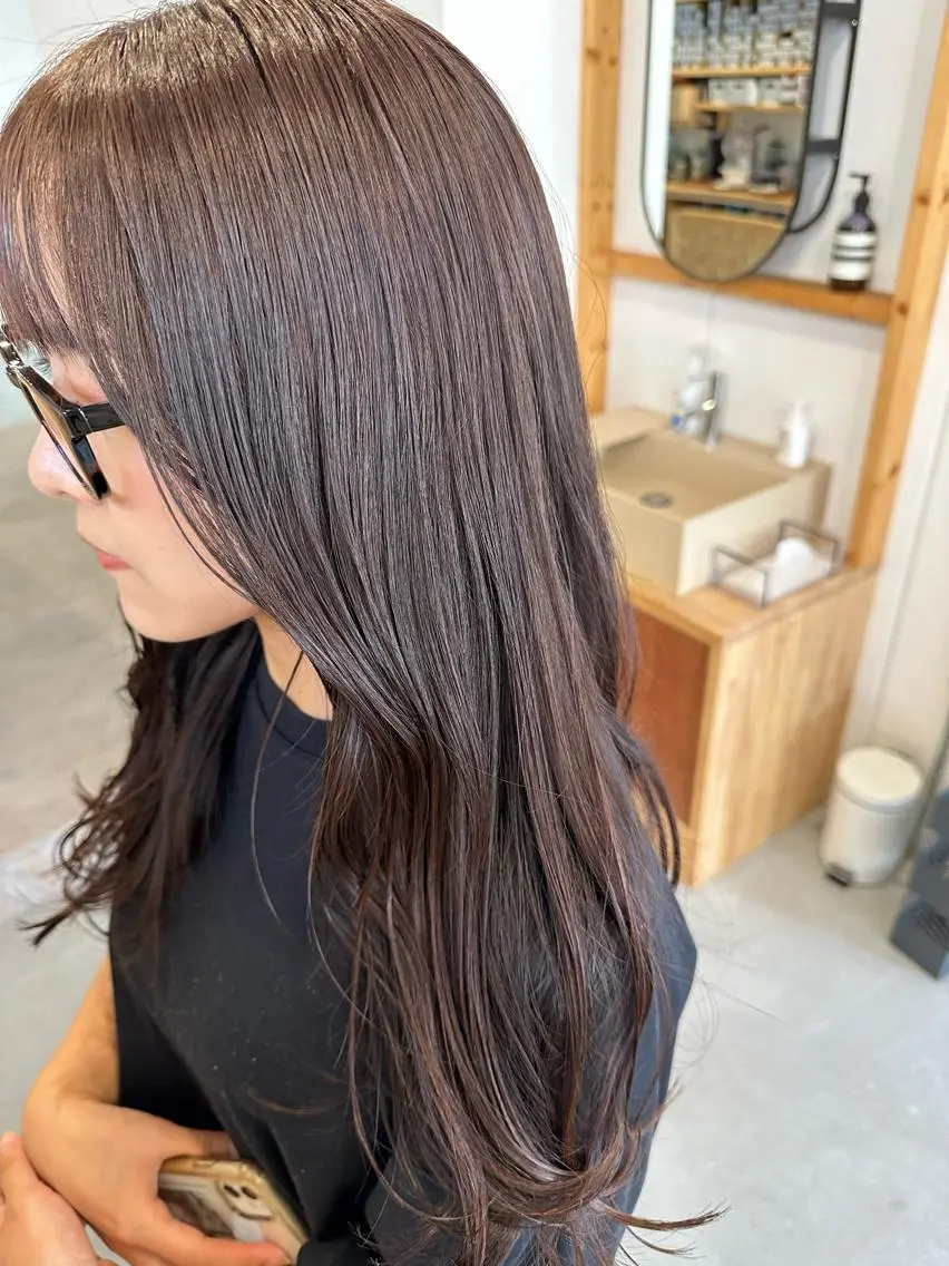 ロング カラー グレージュ ヘアカラー 松本 莉央のヘアスタイル
