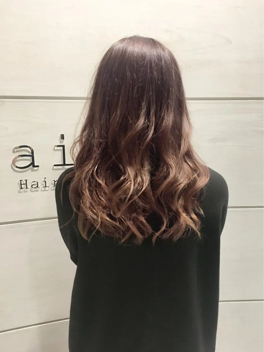 ロング カラー ピンクカラー 佐藤 結花のヘアスタイル