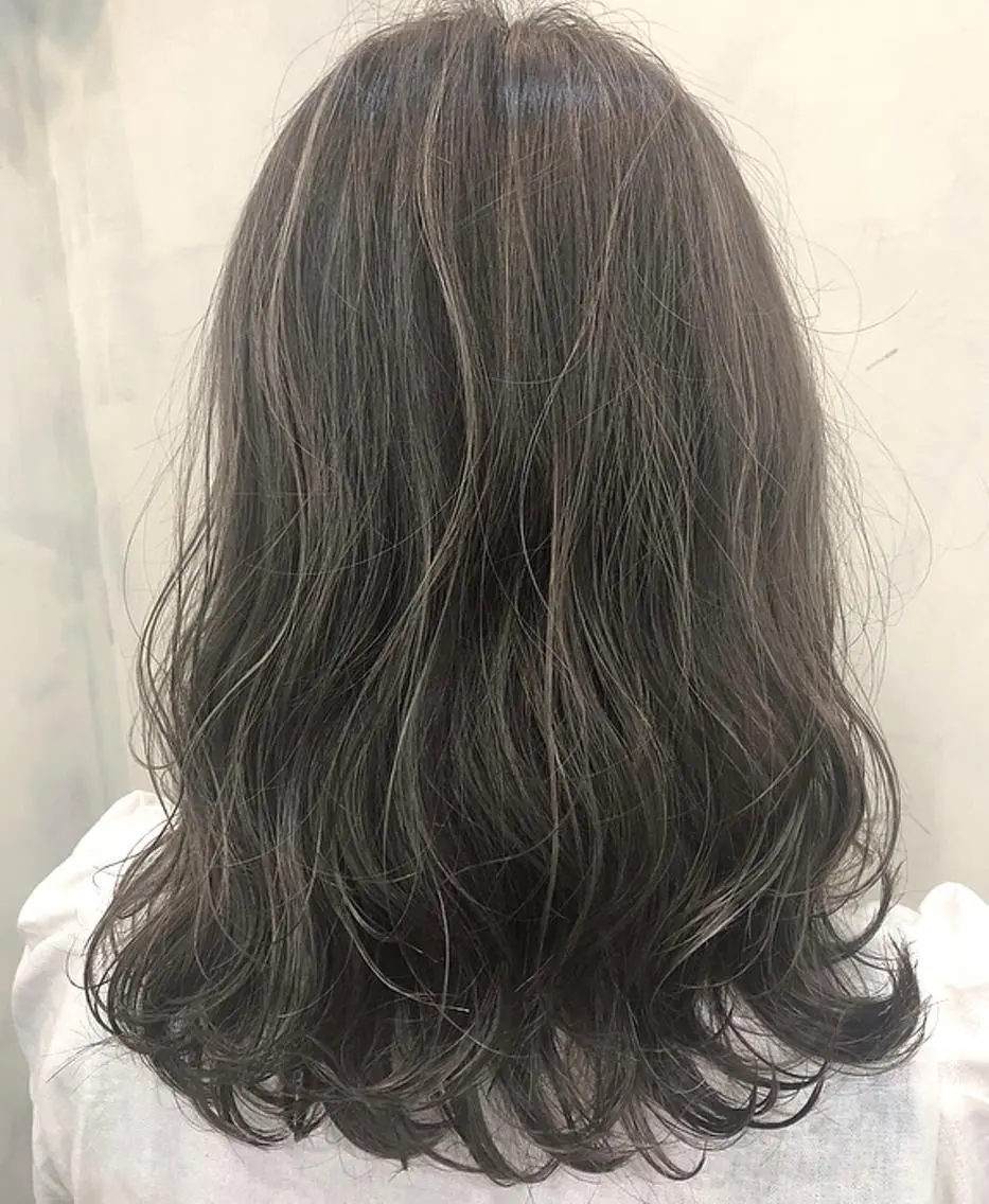 セミロング ハイライト 🌼たけや みのり🌿のヘアスタイル
