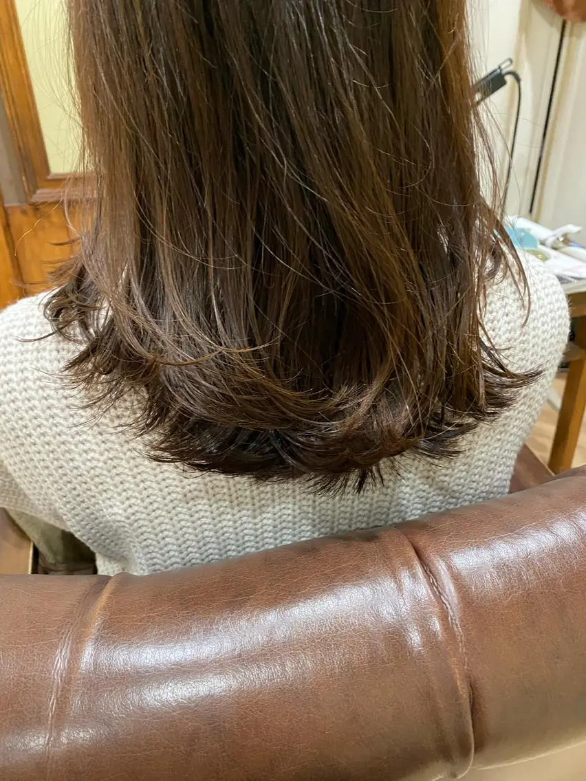 ミディアム 外ハネヘア 東田 恋のヘアスタイル