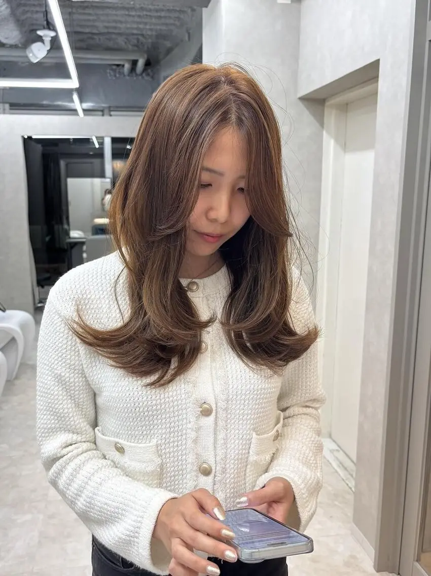 ロング カラー ショートボブ バレイヤージュ 黒髪 ブリーチ ブルーカラー カット ヘアカラー トリートメント ROW 札幌のヘアスタイル