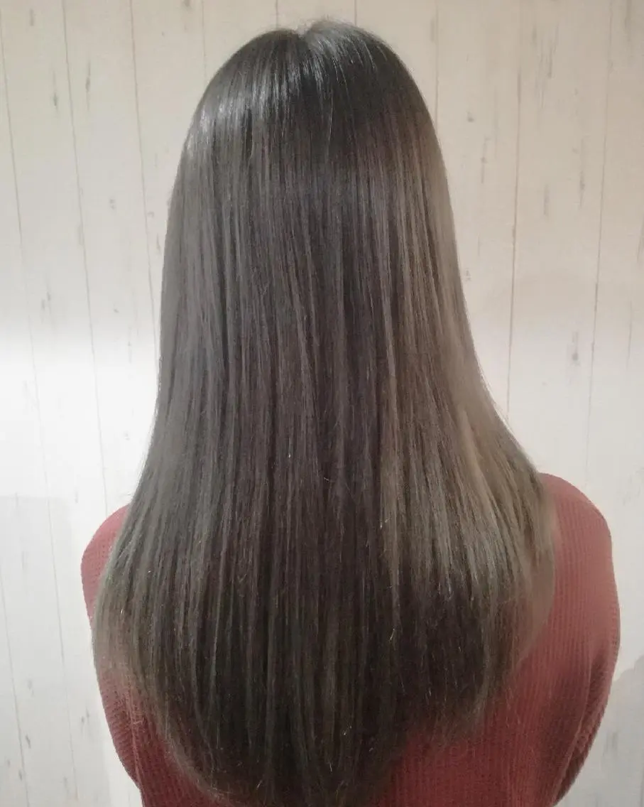ロング カラー ブリーチ グレージュ 西川 敏夫のヘアスタイル