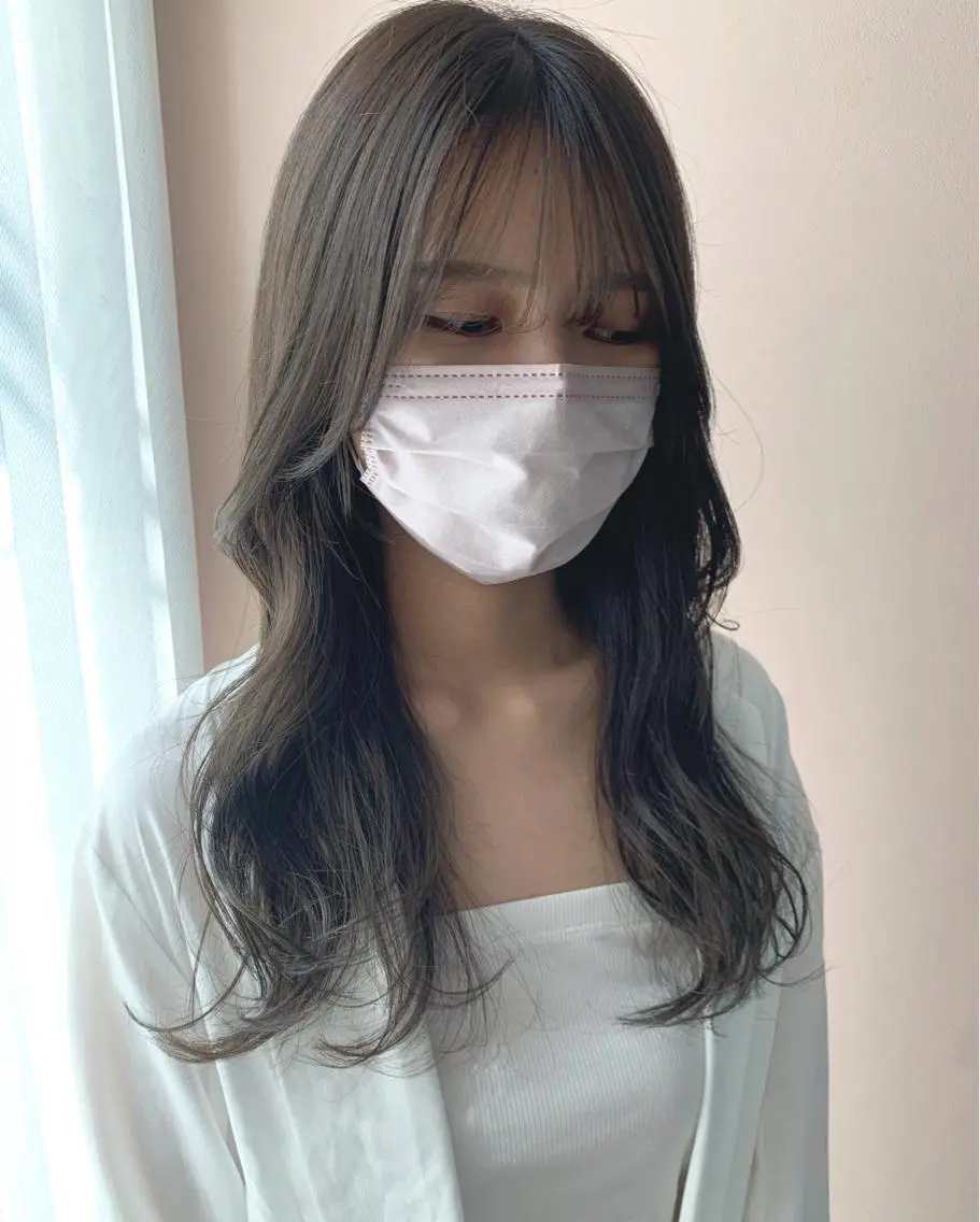 ロング カラー アッシュ アッシュグレー ブリーチ ブリーチなしカラー hubhair レイヤー/透明感のヘアスタイル