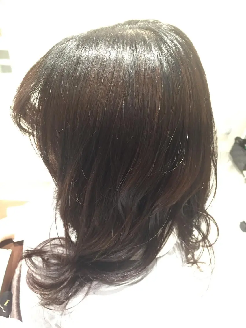 セミロング 岡田 夏実のヘアスタイル