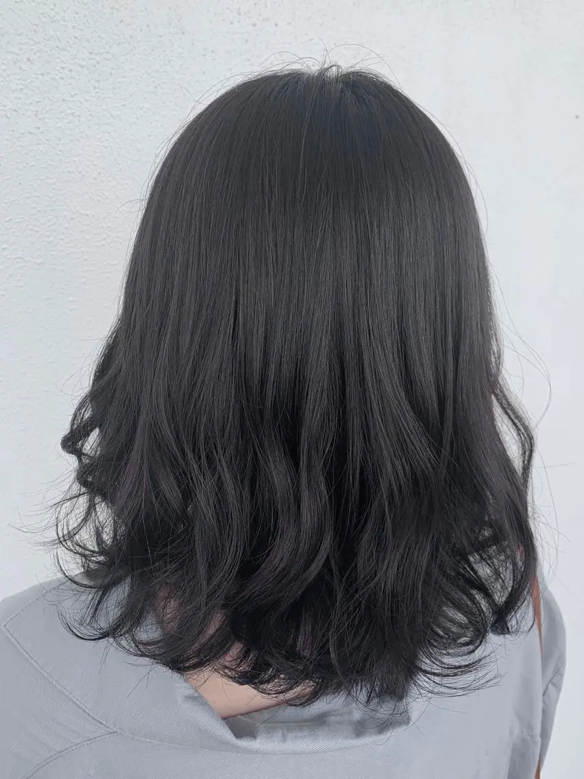 ミディアム カラー アッシュ 工藤 萌香のヘアスタイル