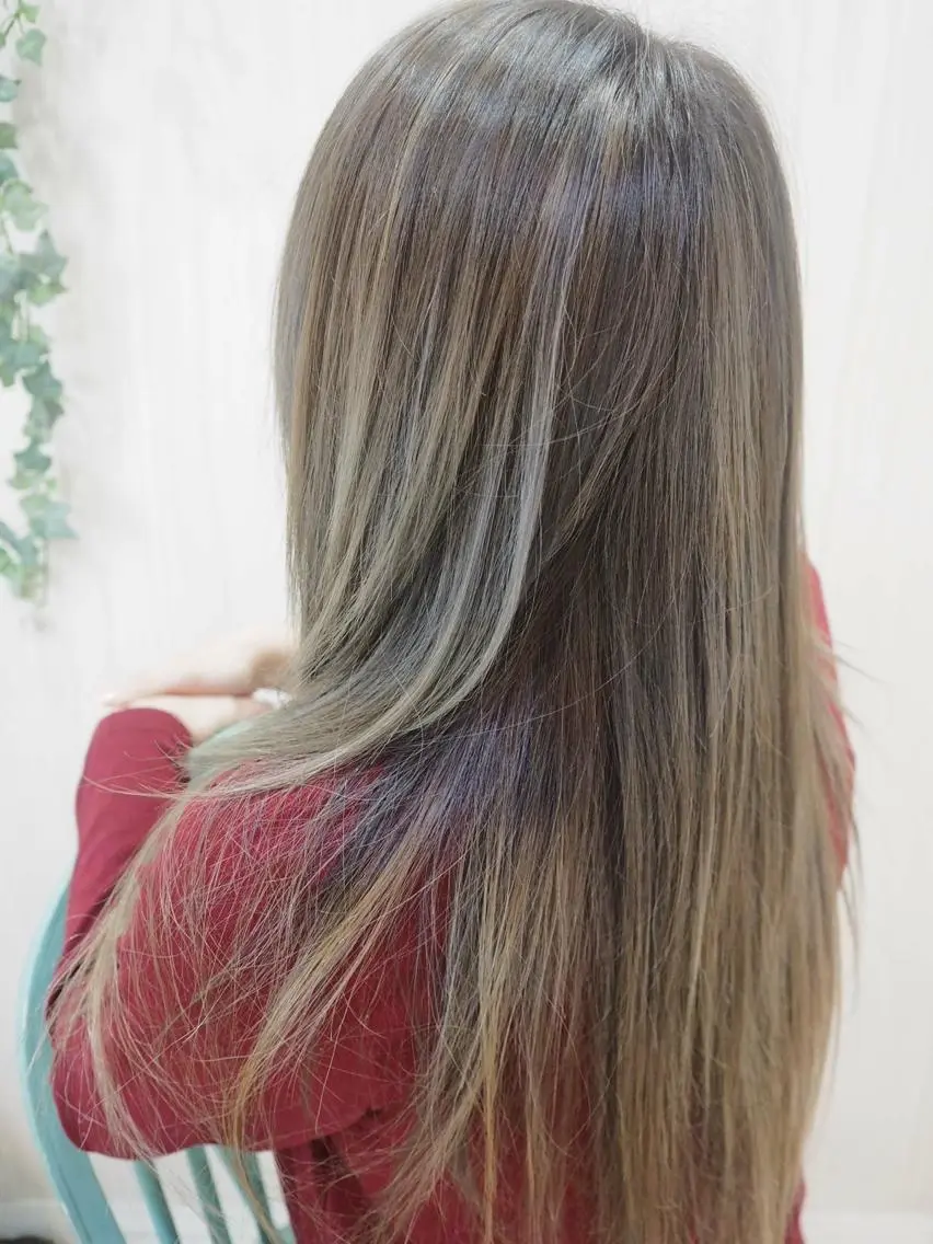 ロング ハイライト 坂 直樹のヘアスタイル