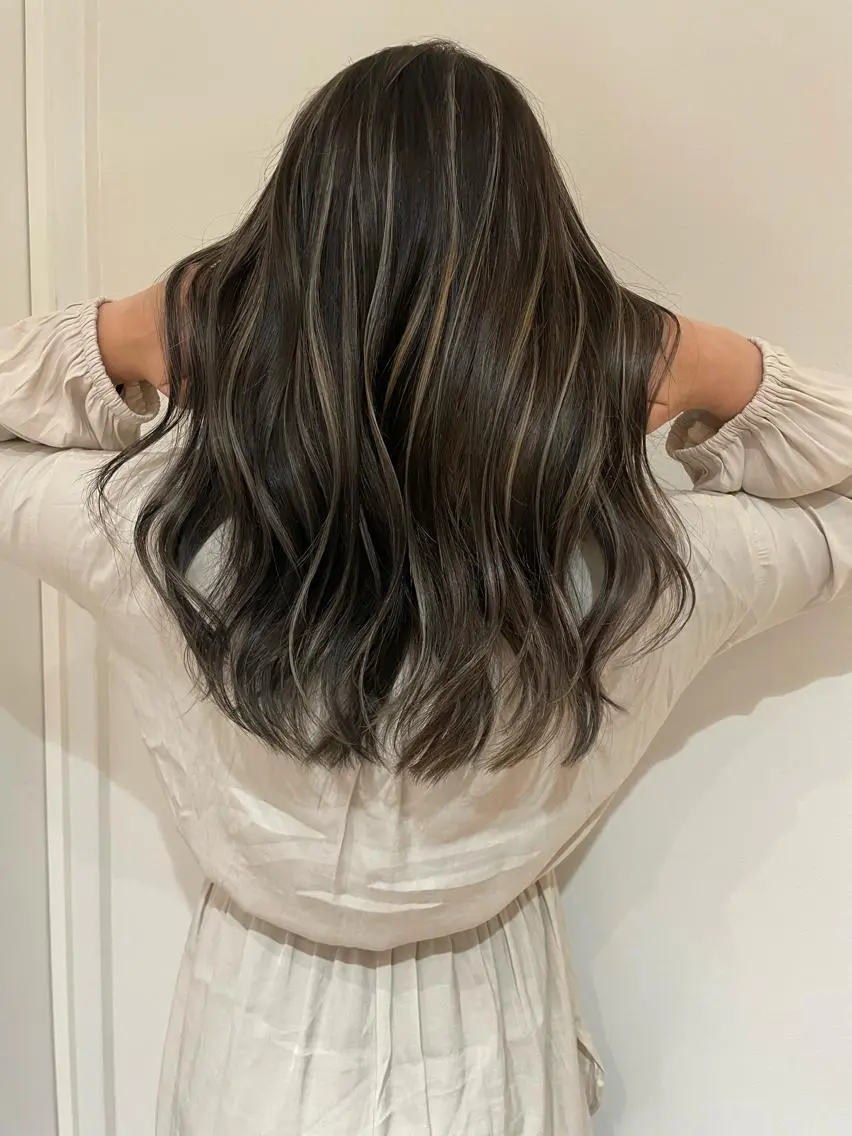 ロング カラー カット ヘアカラー トリートメント 美髪・透明感カラー 西川仁弥のヘアスタイル
