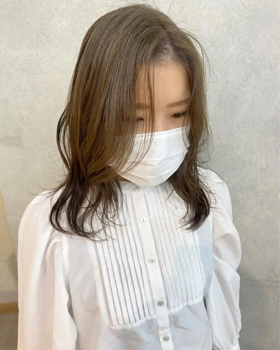 ミディアム カラー ベージュカラー ブリーチ 顔周りカット/透明感 カラー✂️MEIのヘアスタイル