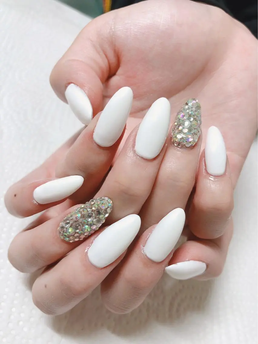 ミディアム ネイル ハンドネイル 《LB》ラブリエ Nail&eyeのマツエク・マツパデザイン