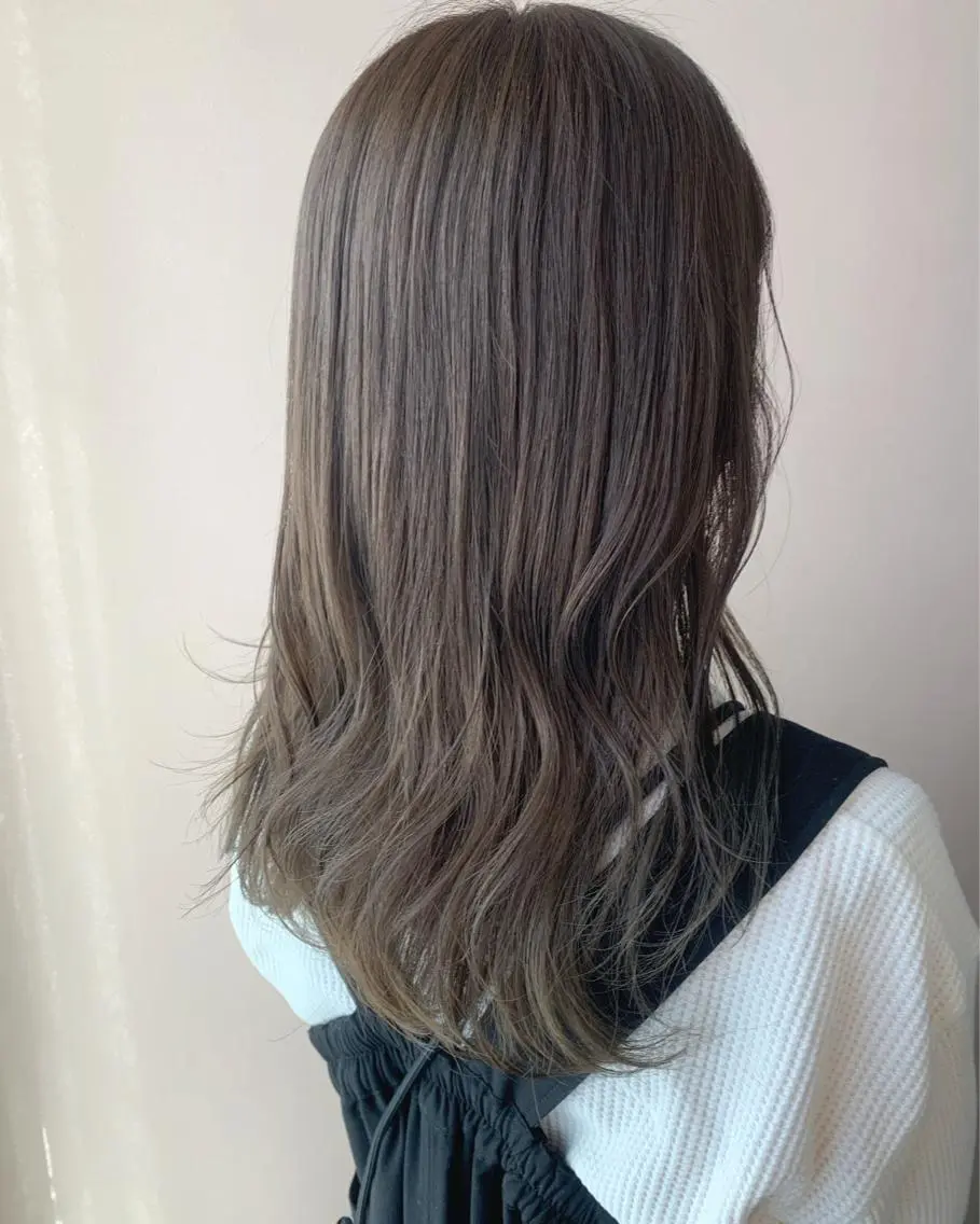 ロング カラー 透明感カラー グレージュ hubhair レイヤー/透明感のヘアスタイル