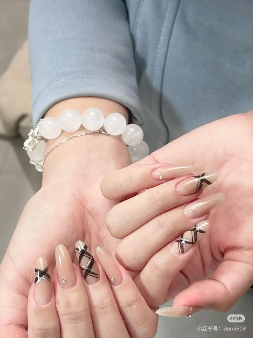 ネイル オーロラネイル チークネイル 長さ出し フットネイル フレンチネイル ハンドネイル ハンドケア yumi nailのネイルデザイン