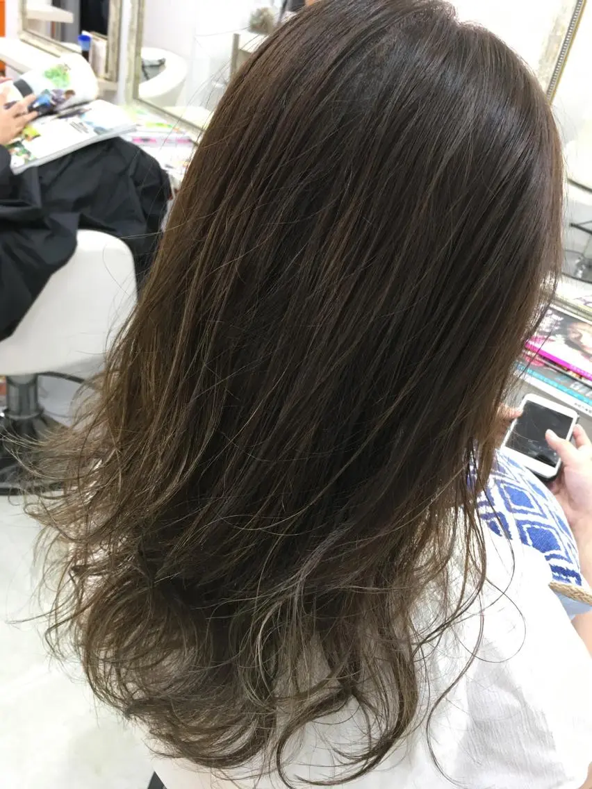 セミロング カラー 髪質改善 中川 翔のヘアスタイル