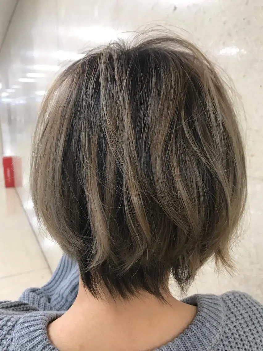 ショート カラー バレイヤージュ グラデーションカラー レイヤーカット カット ヘアカラー トリートメント 菅村 勇亮のヘアスタイル