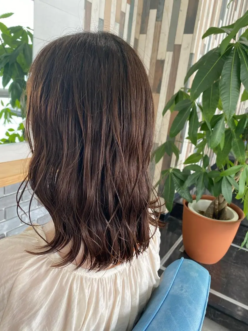 セミロング カラー ブラウンカラー カット 杉山 莉香のヘアスタイル