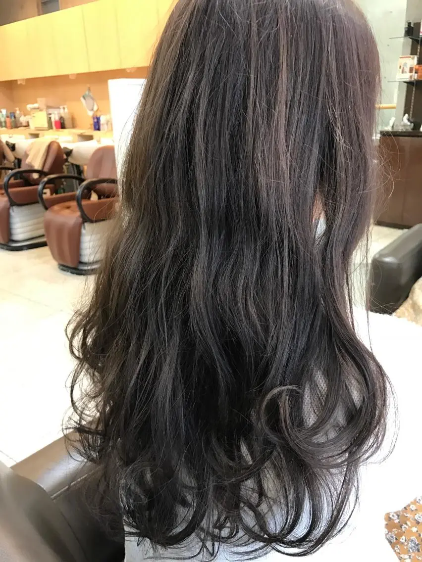 ロング カラー 透明感カラー グレージュ 大栗 佑也  髪質改善のヘアスタイル