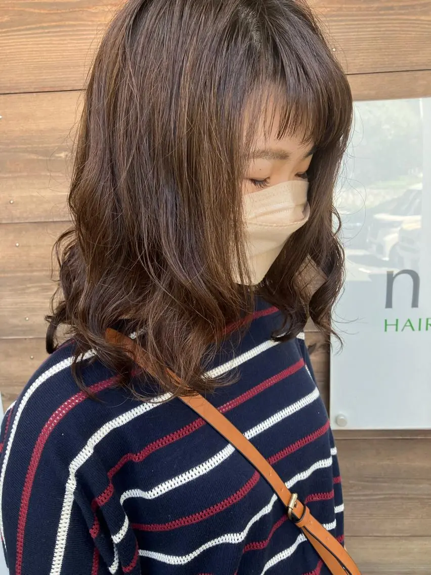 ミディアム ミディアムパーマ ヘアカラー トリートメント 鈴木 香哉子のヘアスタイル