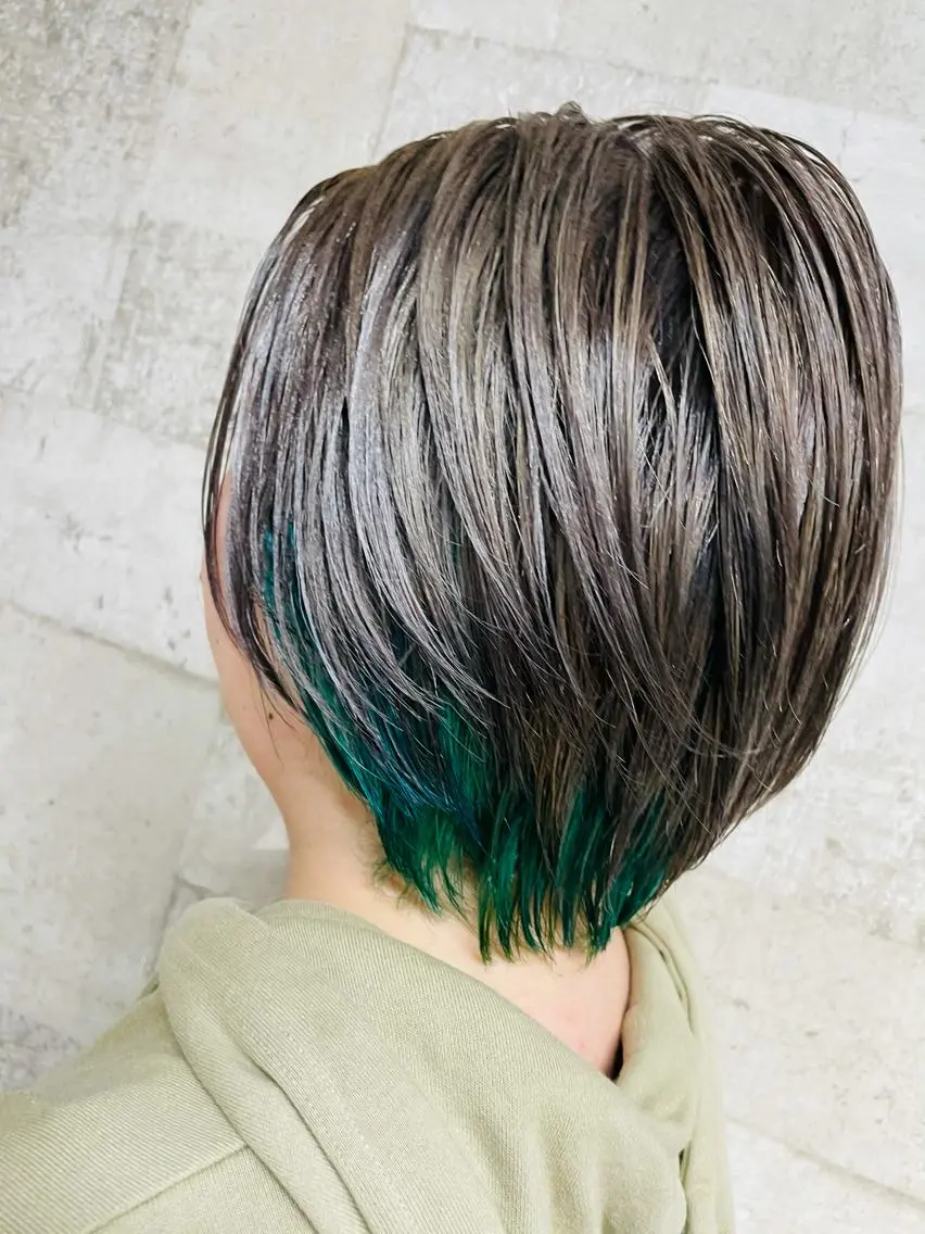 カラー ○HITOMI ○のヘアスタイル