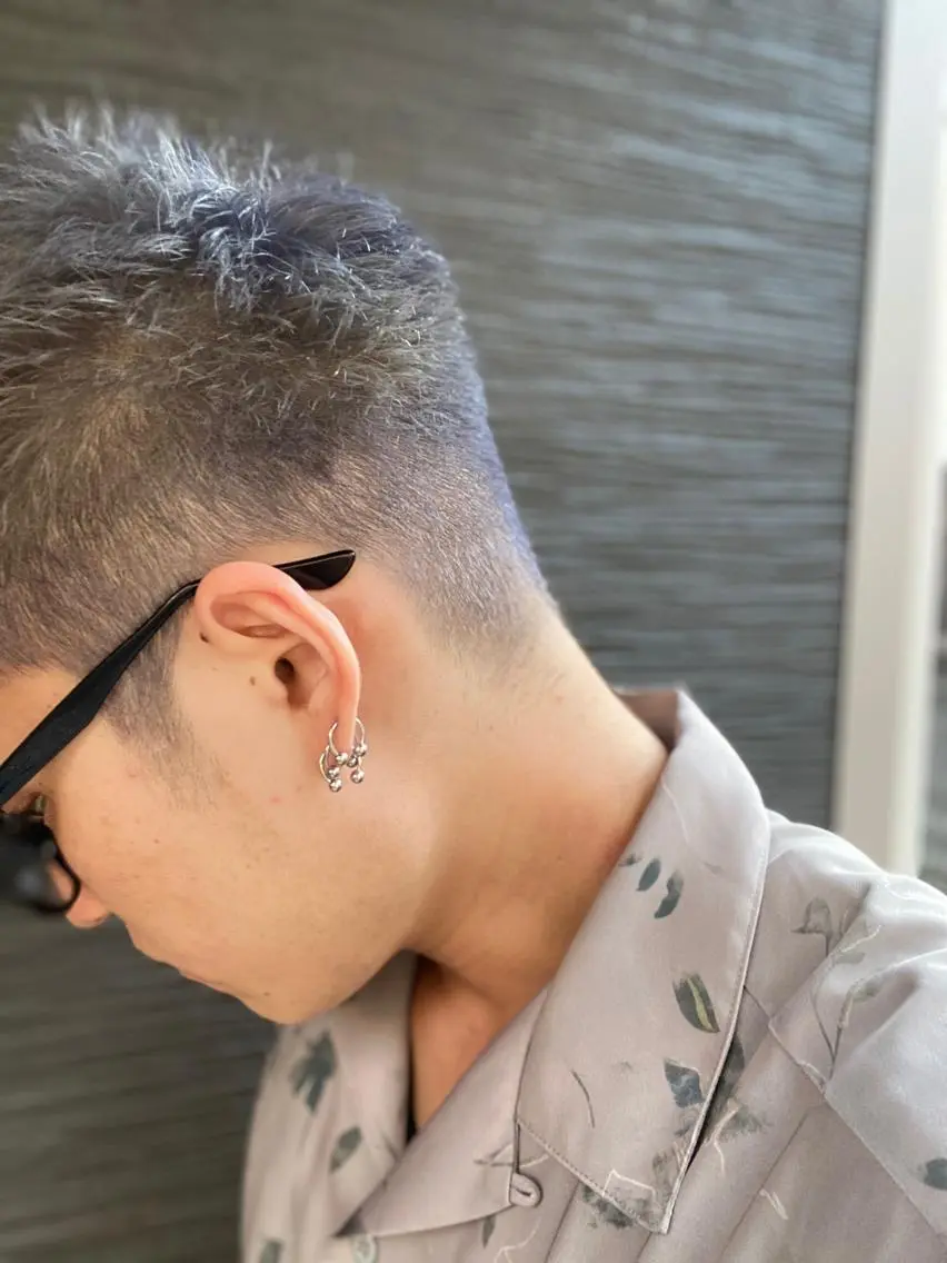 ショート カラー シルバー ホワイトシルバー レイヤー💧艶髪 💧Syotaのヘアスタイル