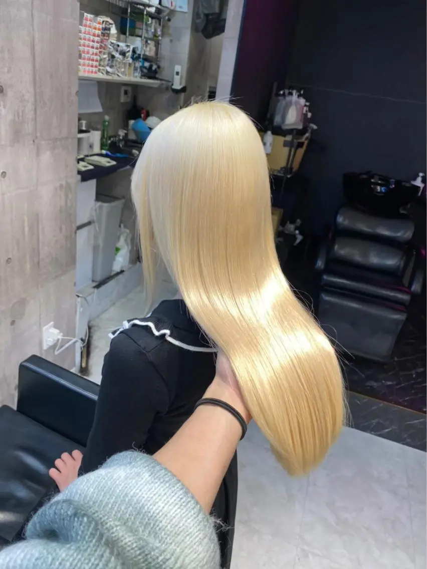 ロング カラー ヘアカラー ヘアセット ハイトーン特化🎀 LEONのヘアスタイル