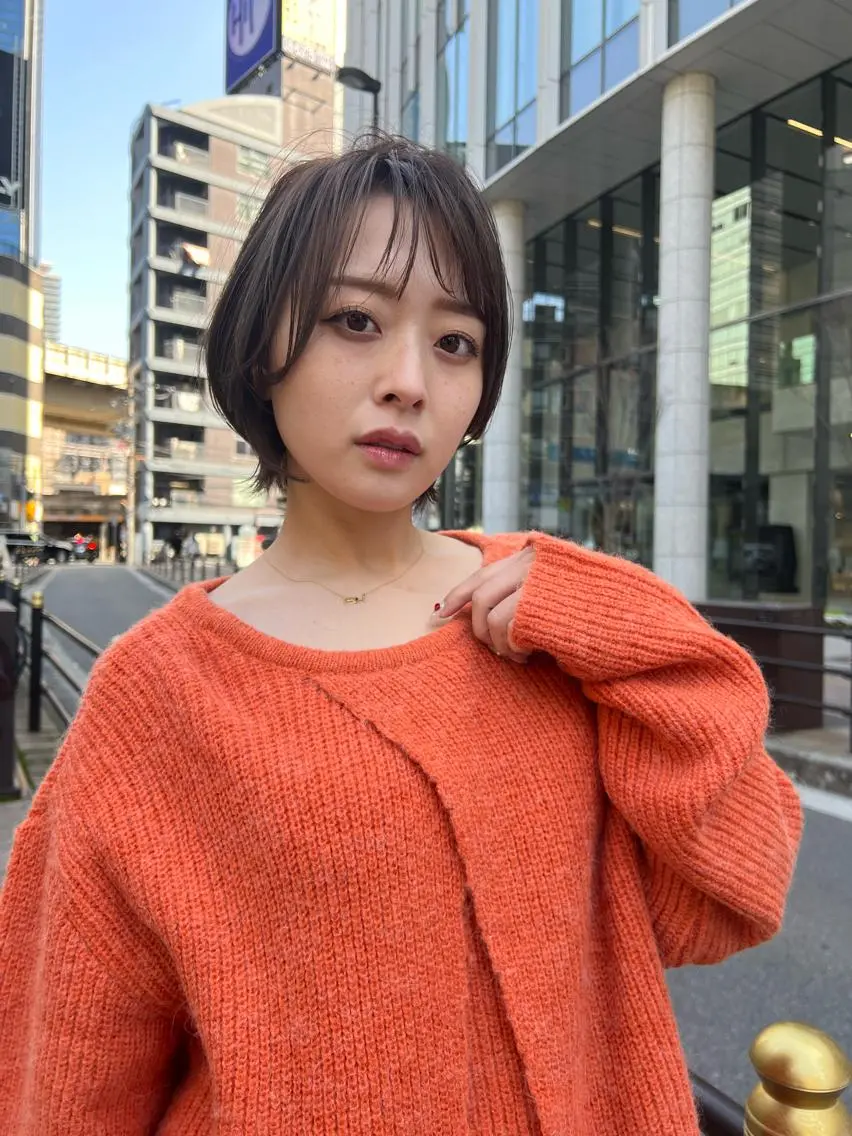 ショート カラー 切りっぱなしボブ 前下がりボブ ハンサムショート ボブ 斜めバング 髪質改善 中川 翔のヘアスタイル