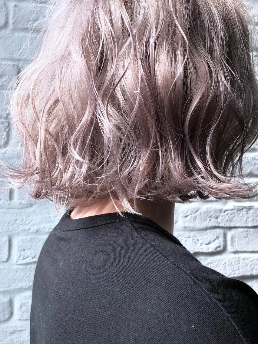 ショート カラー ヘアアレンジ ブリーチ ダブルカラー ヘアカラー トリートメント 小松 郁斗のヘアスタイル