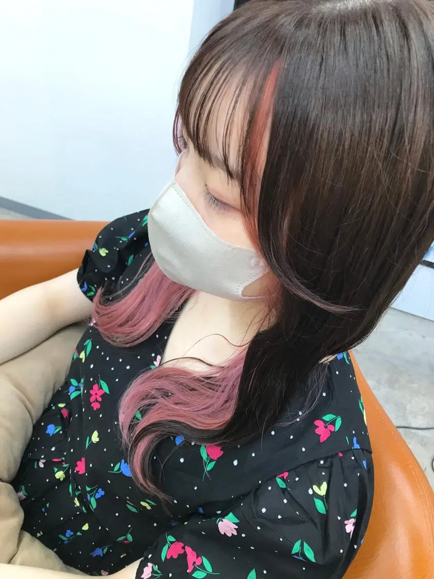 カラー インナーカラー ピンクカラー ヘアカラー (産休中)磯野 風香 ReCharme新保のヘアスタイル