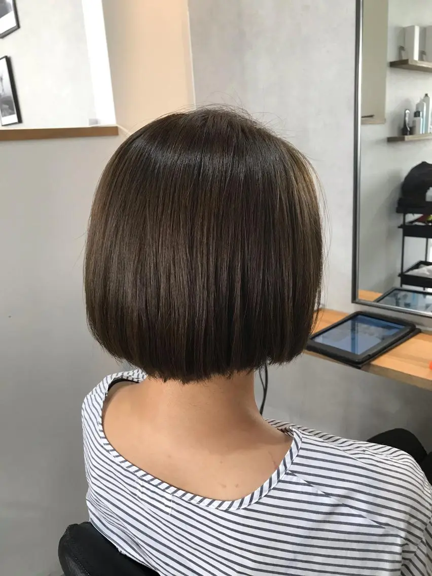 ショート カラー アディクシーカラー シルバー ボブ カット 縮毛矯正 トリートメント 川崎 龍馬のヘアスタイル