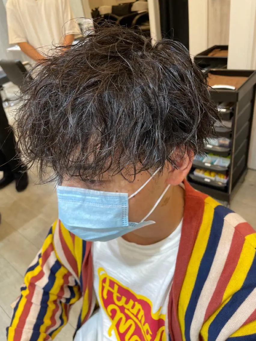 ショート パーマ メンズ メンズパーマ ツイストスパイラルパーマ スパイラルパーマ 野中 慈穏のヘアスタイル