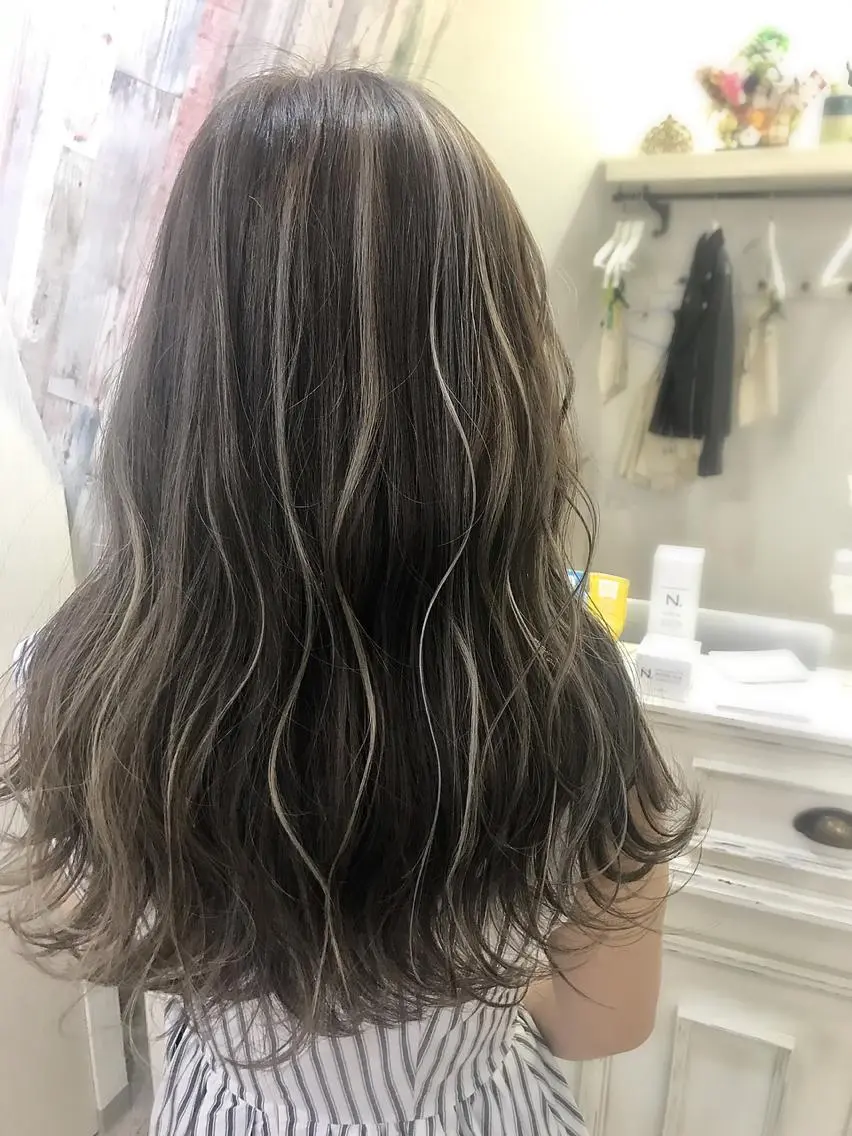 ロング カラー アッシュ ベージュカラー グレージュ ハイライトカラー ハイライト ヘアカラー トリートメント 髪質改善/艶髪💎 ウエキ リカのヘアスタイル