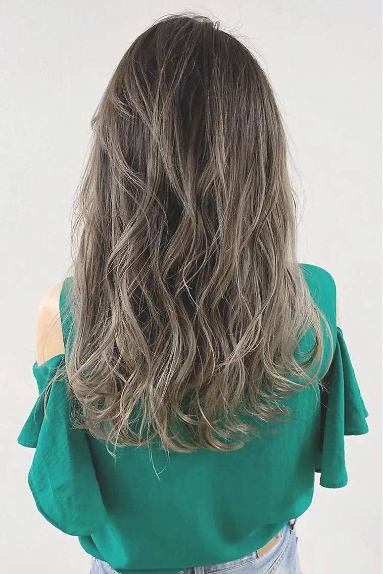 ミディアム カラー ダブルカラー グレージュ ヘアカラー Sail 【セイル】のヘアスタイル