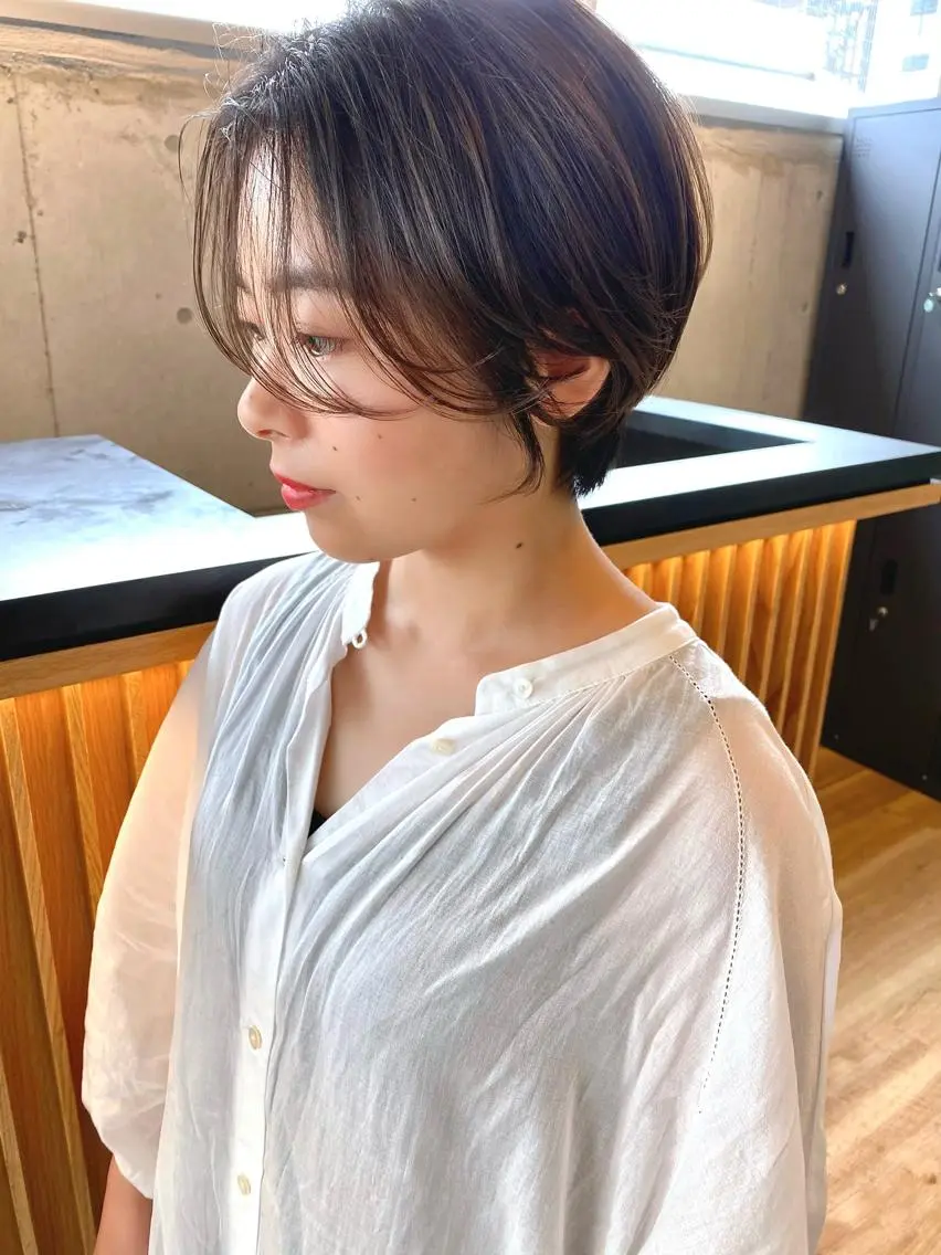 ショート カラー ヘアアレンジ ブラウンカラー ショートヘア 透け感たっぷり柔らか 梨花子🌼のヘアスタイル
