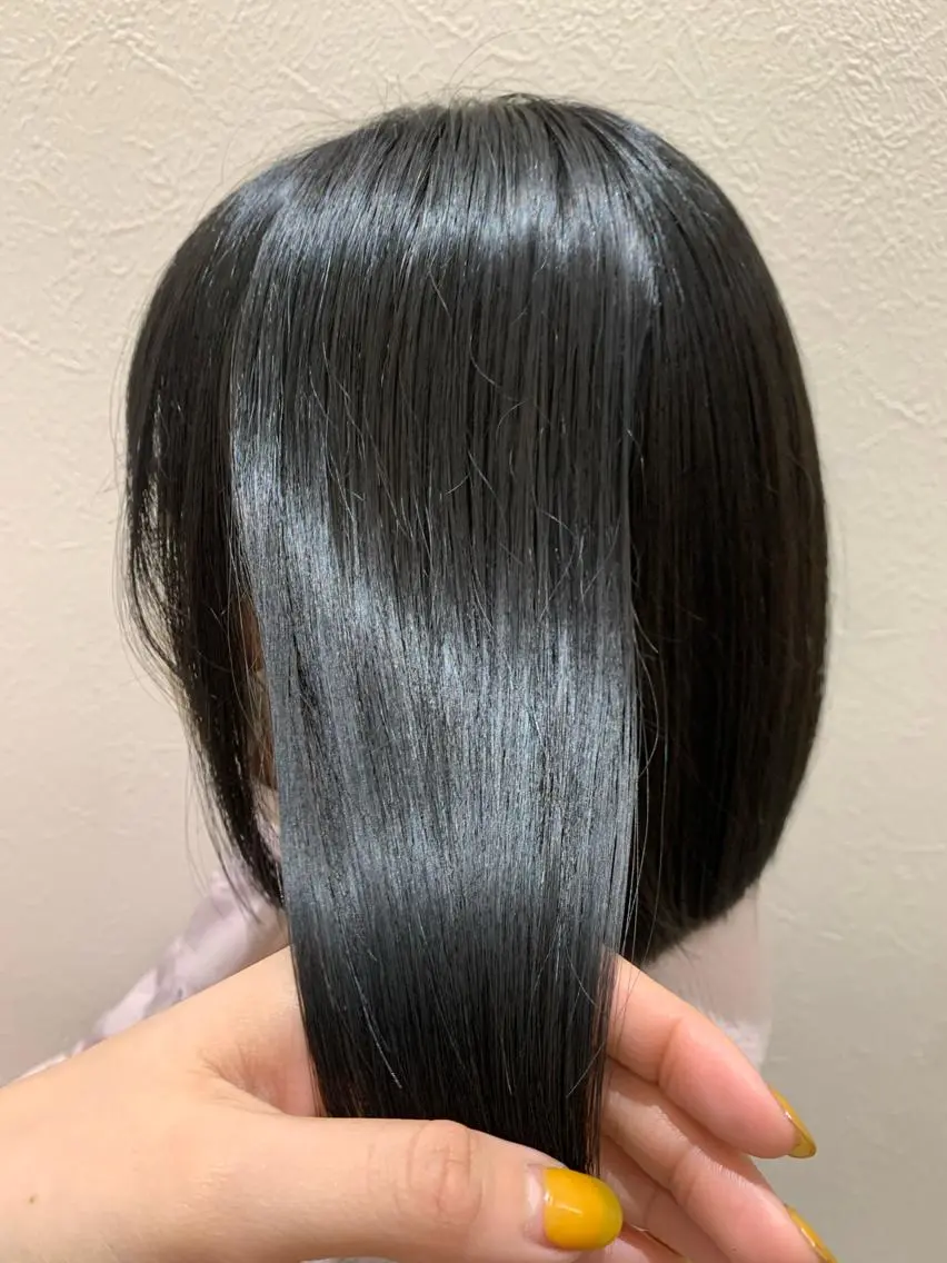 ショート カラー トリートメント カット 縮毛矯正 トリートメント hubhair レイヤー/透明感のヘアスタイル