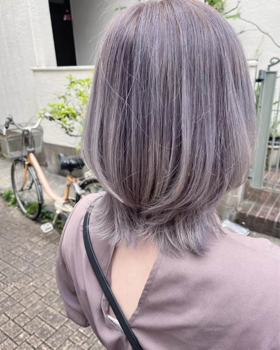 ミディアム カラー ショートボブ ボブレイヤー アッシュ バレイヤージュ ミストバング カット ヘアカラー トリートメント 原宿サロン代表 デザインカラー伊藤卓のヘアスタイル