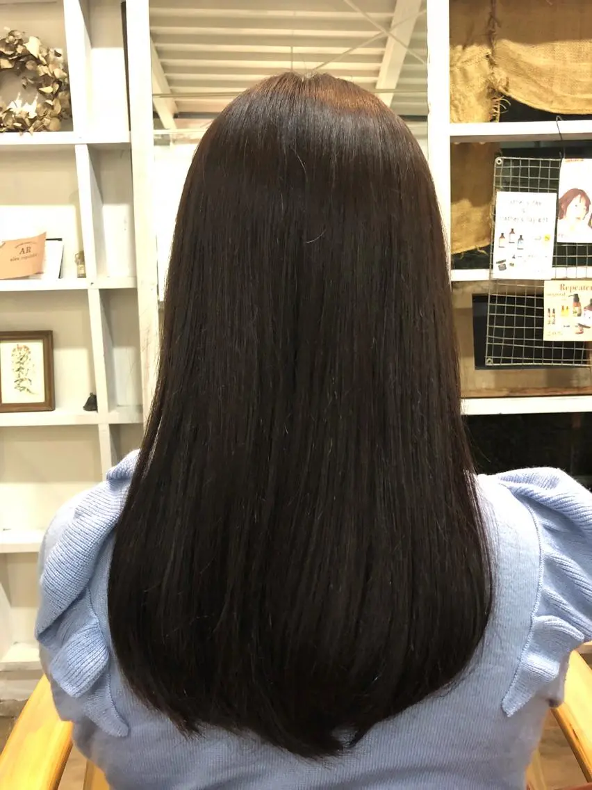 ロング カラー アッシュ ベージュカラー 佐伯 真奈のヘアスタイル