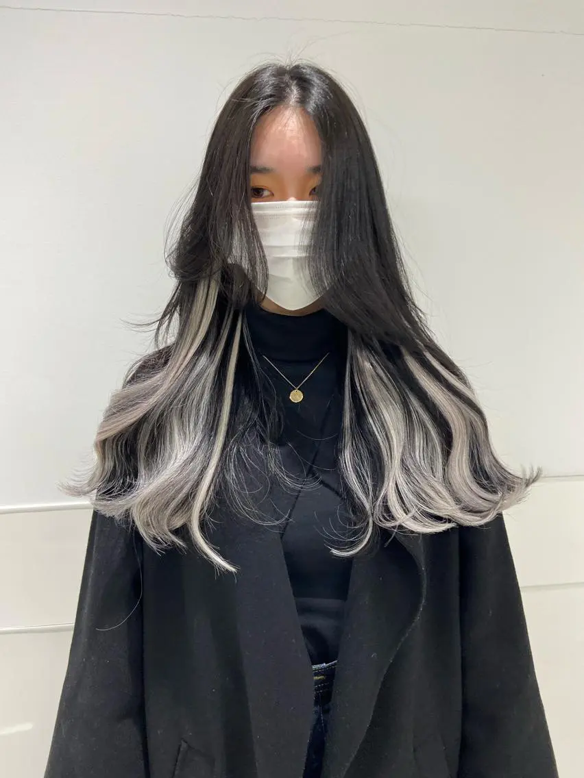 ロング カラー シールエクステ インナーカラー エクステ Amelie yunのヘアスタイル