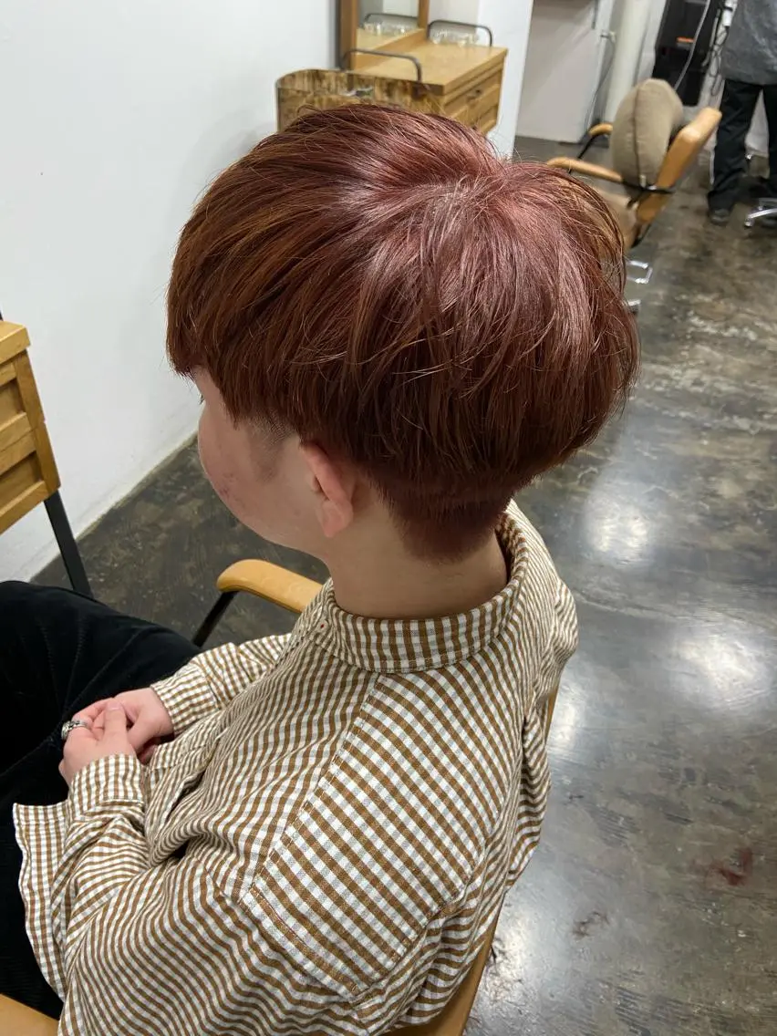 カラー メンズ メンズブリーチ ブリーチ ブラウンカラー ピンクカラー sato harunaのヘアスタイル