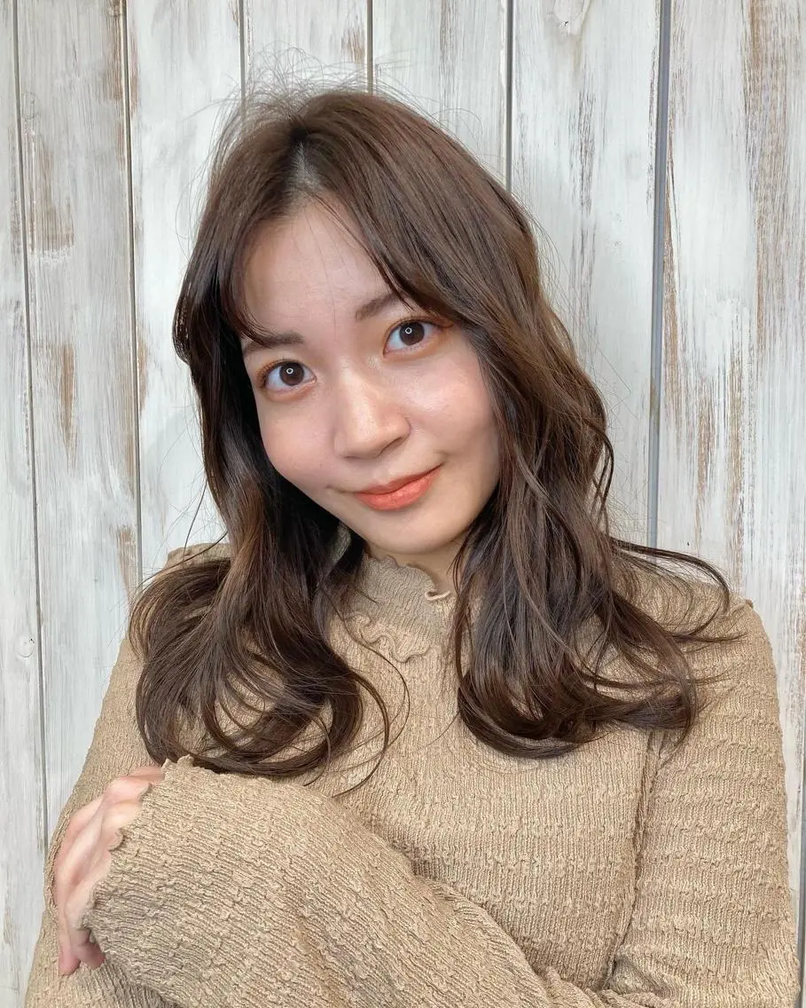 ロング ヘアカラー 片柳 美友季のヘアスタイル