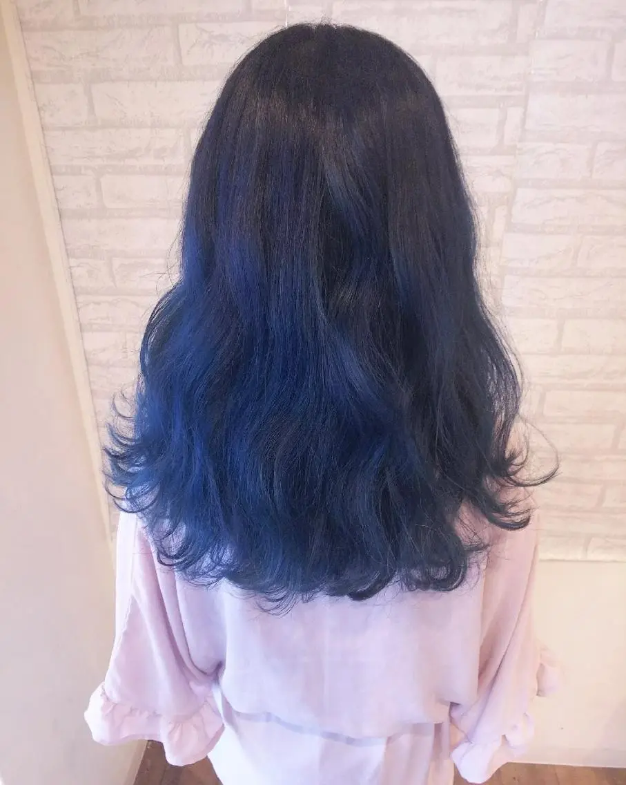ロング カラー ブルーカラー グラデーションカラー RU RIのヘアスタイル
