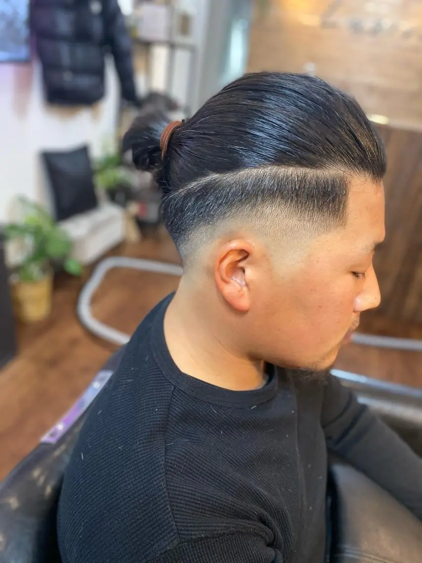 ショート メンズ フェードカット スキンフェード カット Luzir⭐︎ GEN⭐︎のヘアスタイル