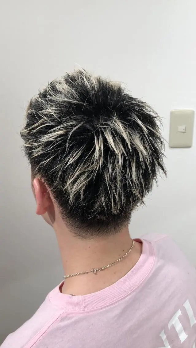 ショート メンズ カット ヘアカラー ウルフ/デザイン/ 大阪/タカハシユウキのヘアスタイル
