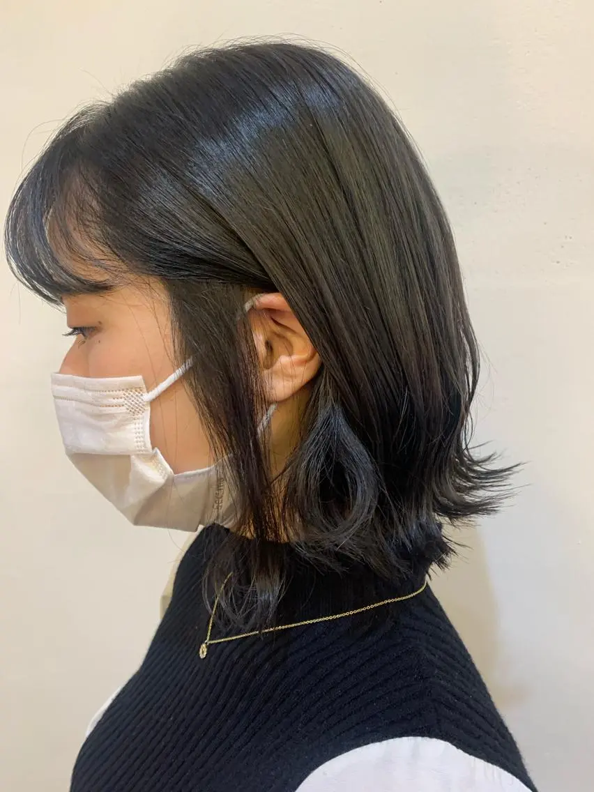 ミディアム カラー 黒髪 ブルーカラー ブルーブラック 透明感カラー cana 札幌レイヤースタイルのヘアスタイル