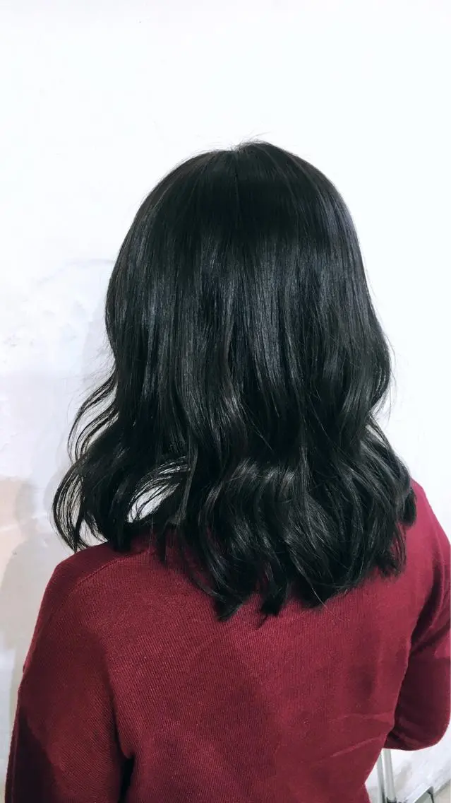 セミロング アッシュ 角床直哉 カラーカットNO 1のヘアスタイル