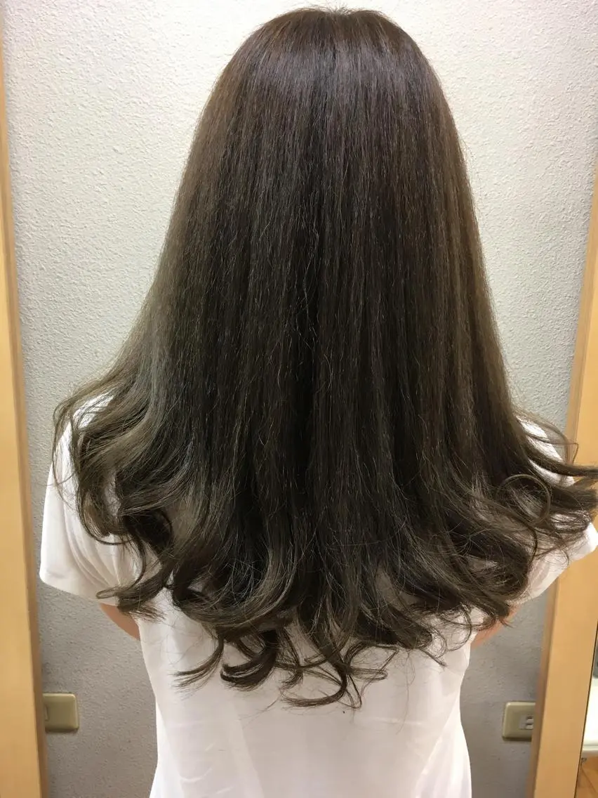 セミロング パーマ 香川 裕基のヘアスタイル