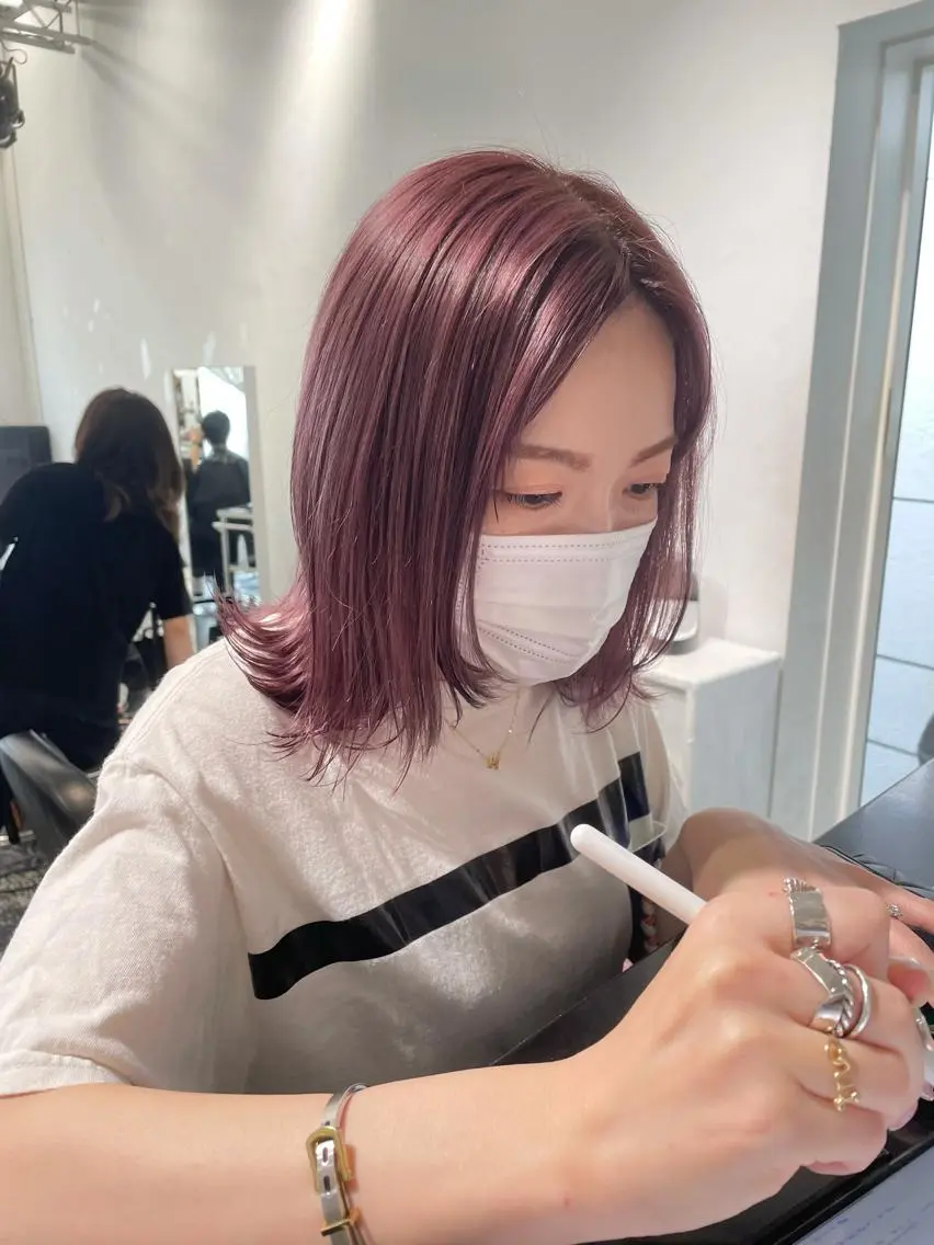 ミディアム カラー ヘアアレンジ ブリーチ ピンクカラー ピンクパープル パープルカラー カット ヘアカラー トリートメント 艶ハイトーン/ヘア アレンジAYAKAのヘアスタイル