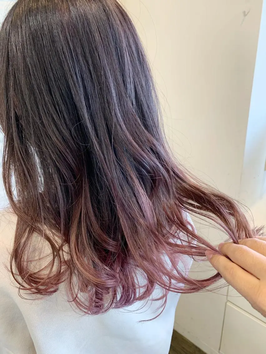 ミディアム カラー ヘアアレンジ ブリーチ グラデーションカラー ピンクカラー バイオレットカラー 🌿‬ ܸAir 透明感🌱西村知佳のヘアスタイル