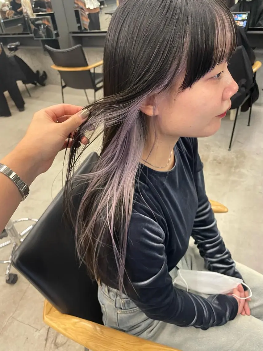 セミロング カラー イヤリングカラー ヘアカラー トリートメント 佐伯 和佳のヘアスタイル