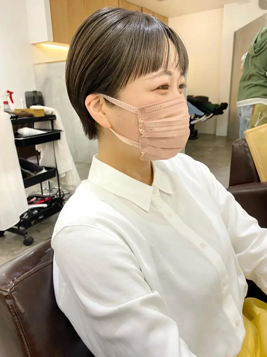 ショート カラー ショートヘア 森貴裕/ベージュ/ パーマ/オリーブのヘアスタイル